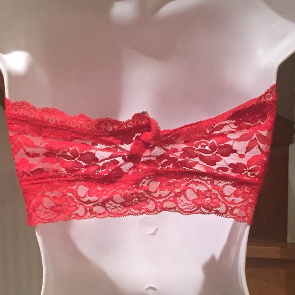 ⬇️ Price Drop⬇️Lot of 6 tube crop tops preowned - Picture 3 of 5